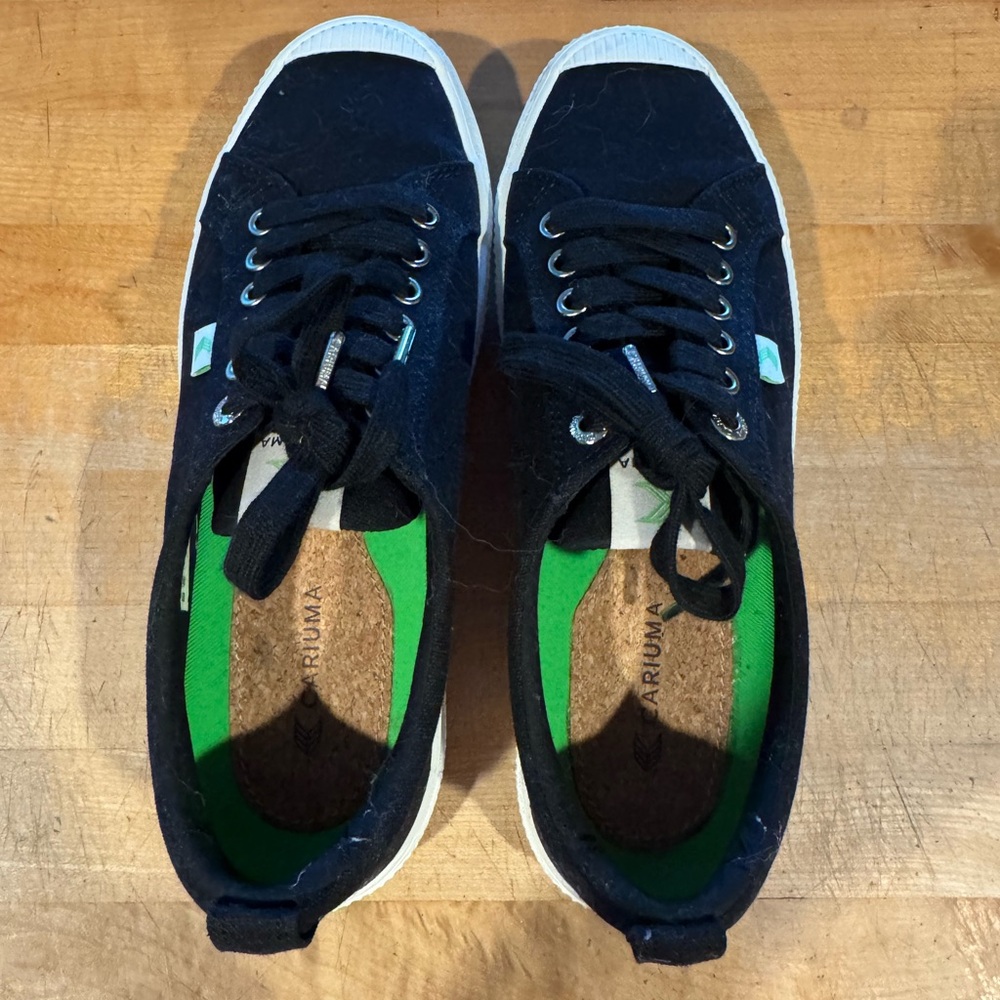 Cariuma Women Sneakers Size 10